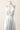 Robe Prestance blanc — devant 1 echarpe